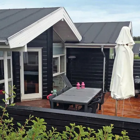Holiday home 6 Person In Tranekaer-by Traum *